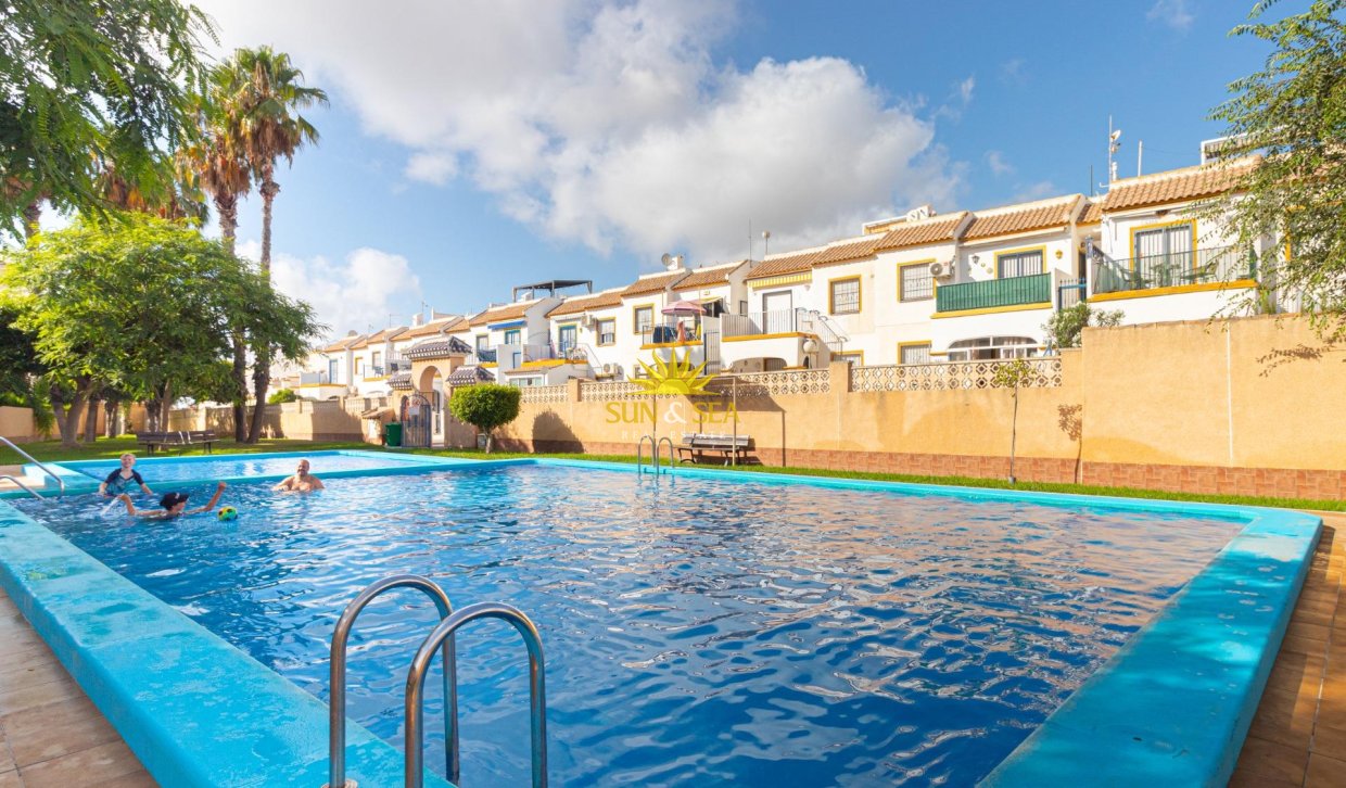 Wiederverkauf - Villa / Doppelhaushälfte - Orihuela Costa - La Florida