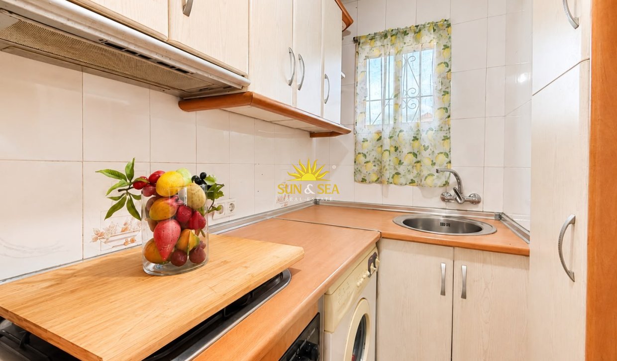 Resale - Apartment - Torrevieja - torrevieja