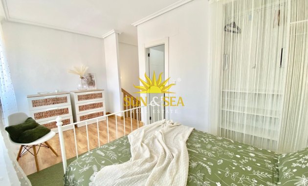 Resale - Villa - Orihuela Costa - Playa Flamenca