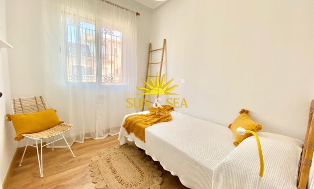 Resale - Villa - Orihuela Costa - Playa Flamenca
