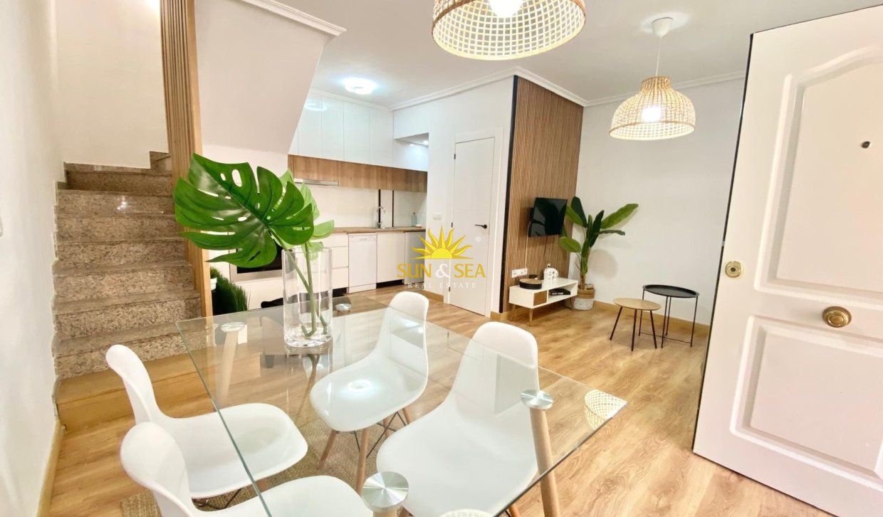 Resale - Villa - Orihuela Costa - Playa Flamenca