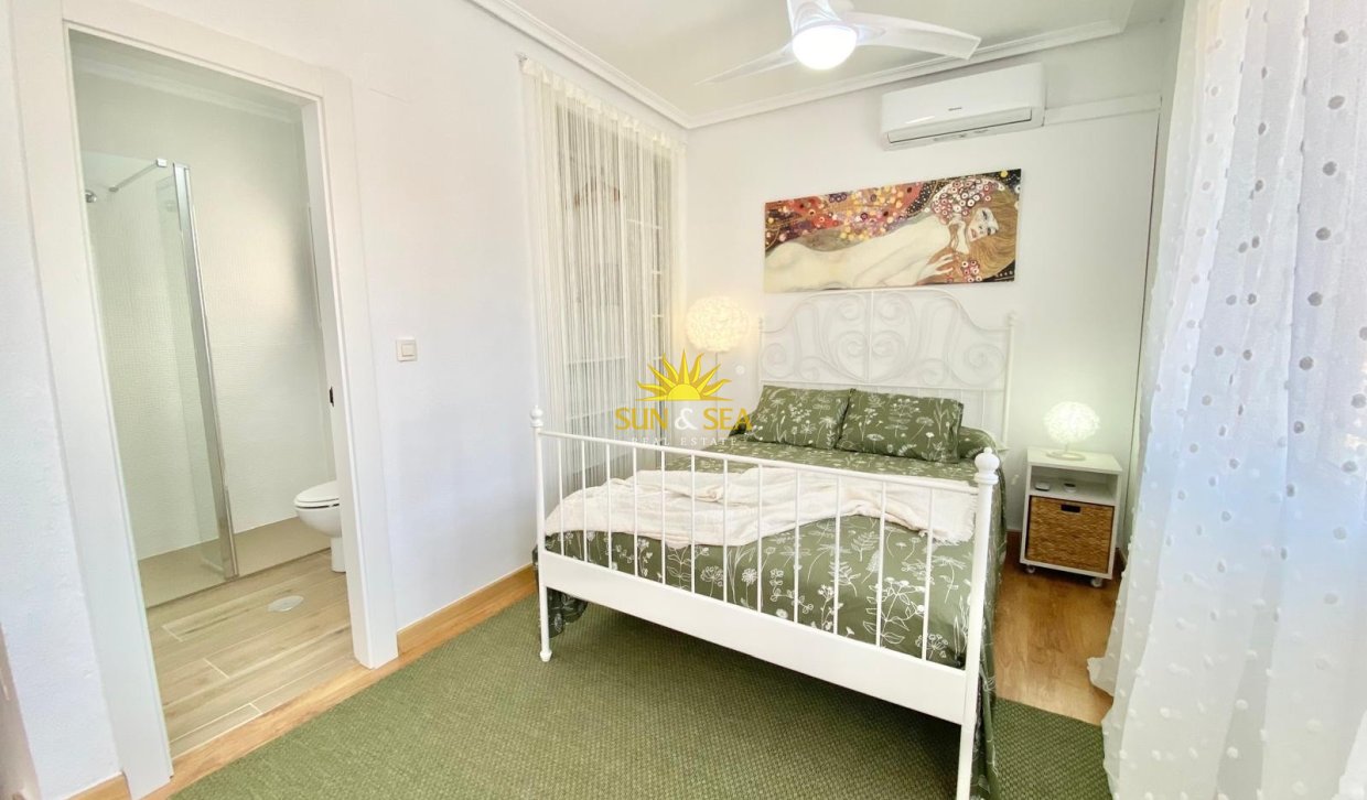 Resale - Villa - Orihuela Costa - Playa Flamenca