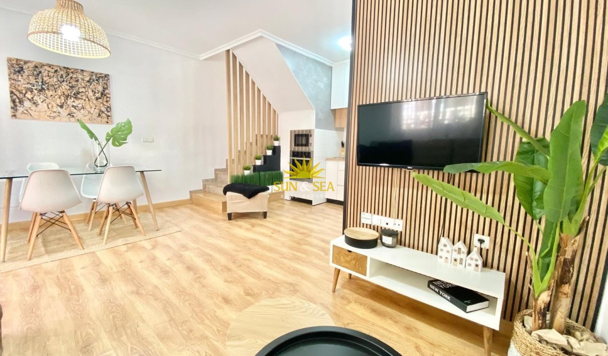 Resale - Villa - Orihuela Costa - Playa Flamenca