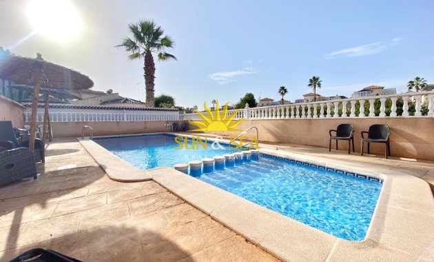 Resale - Villa - Orihuela Costa - Playa Flamenca