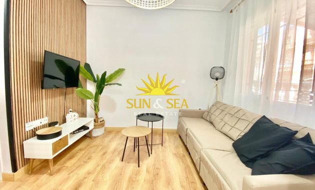 Resale - Villa - Orihuela Costa - Playa Flamenca