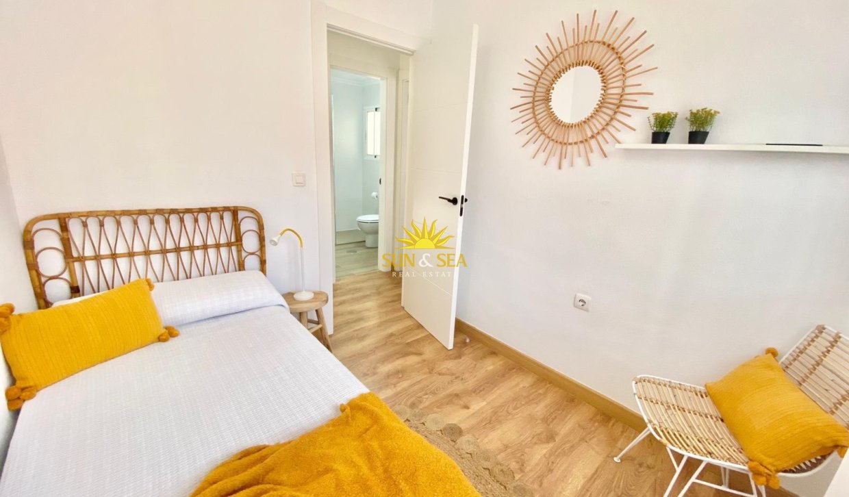 Resale - Villa - Orihuela Costa - Playa Flamenca
