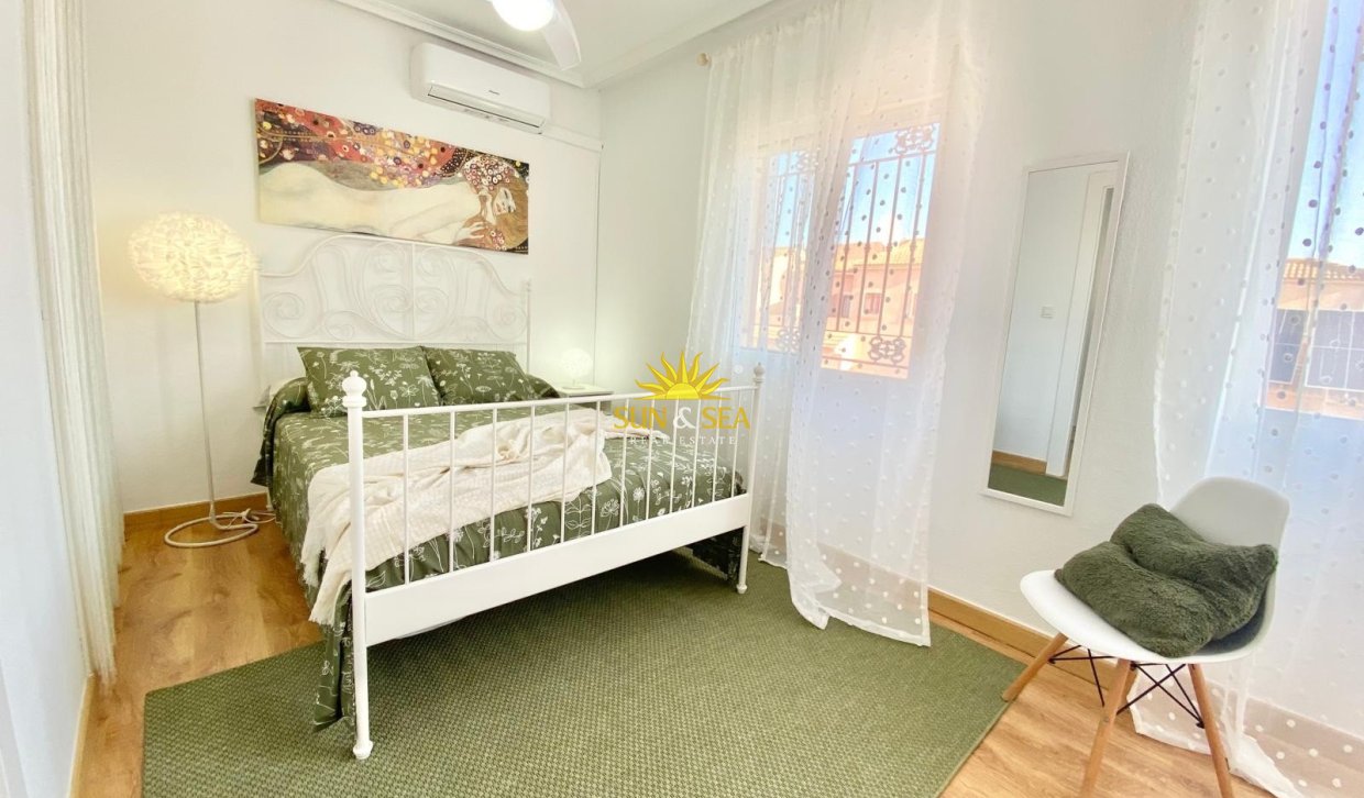 Resale - Villa - Orihuela Costa - Playa Flamenca