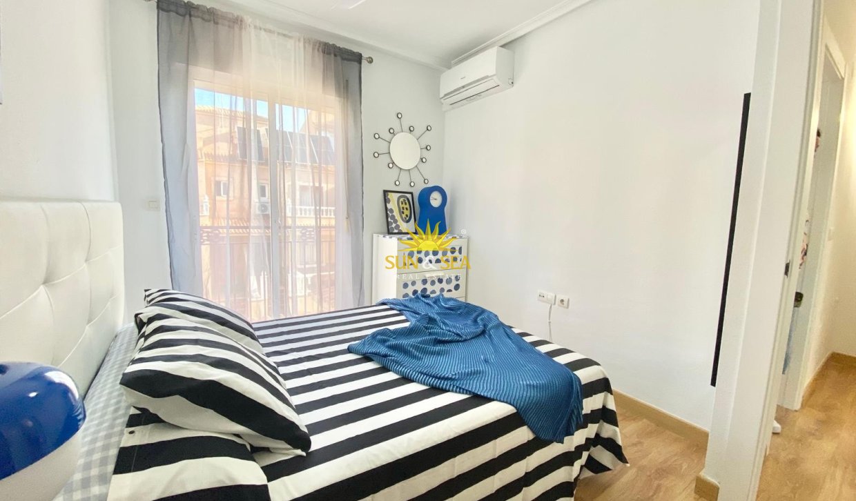 Resale - Villa - Orihuela Costa - Playa Flamenca