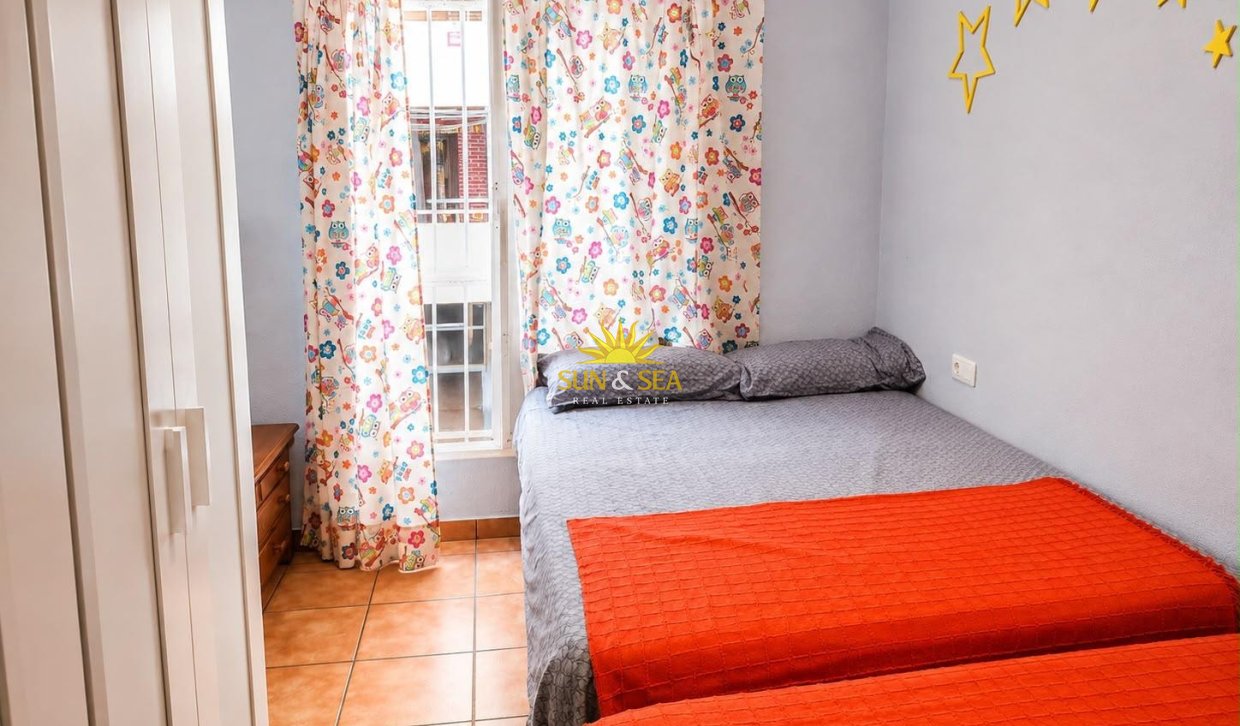 Resale - Apartment - Torrevieja - Acequion