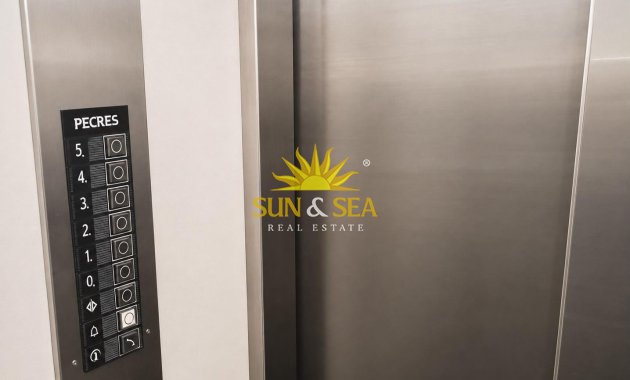 Resale - Apartment - Torrevieja - Acequion