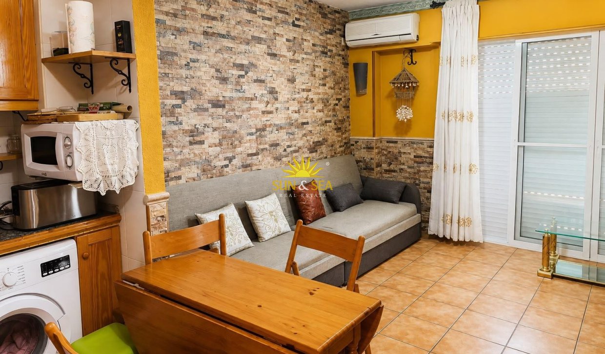 Resale - Apartment - Torrevieja - Acequion