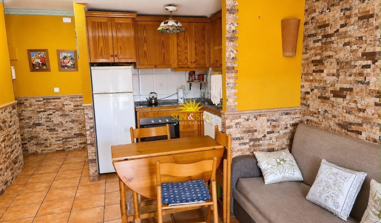 Resale - Apartment - Torrevieja - Acequion