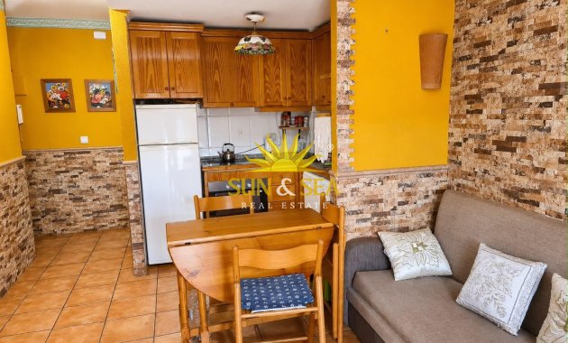 Resale - Apartment - Torrevieja - Acequion