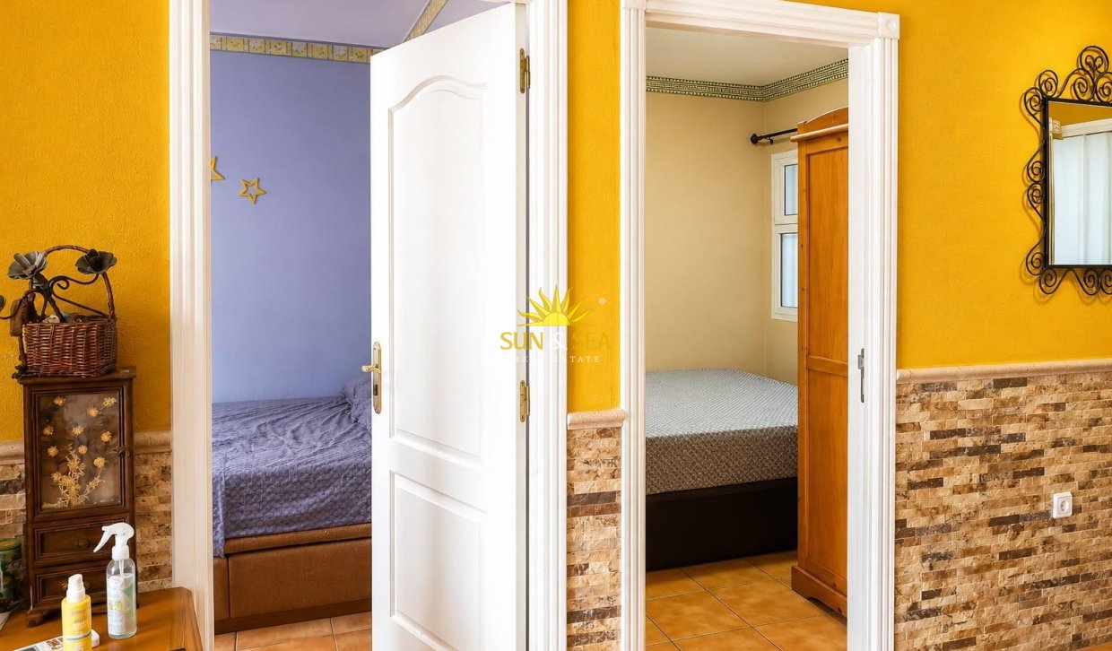 Resale - Apartment - Torrevieja - Acequion