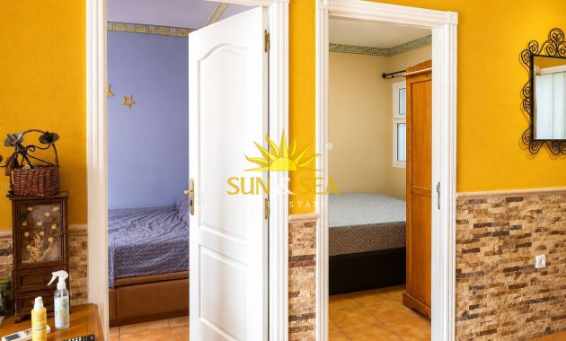 Resale - Apartment - Torrevieja - Acequion