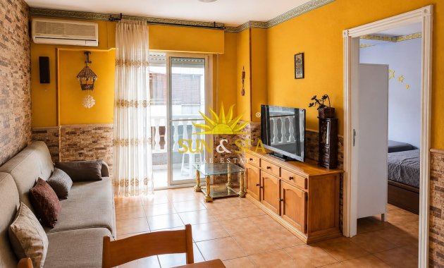 Resale - Apartment - Torrevieja - Acequion