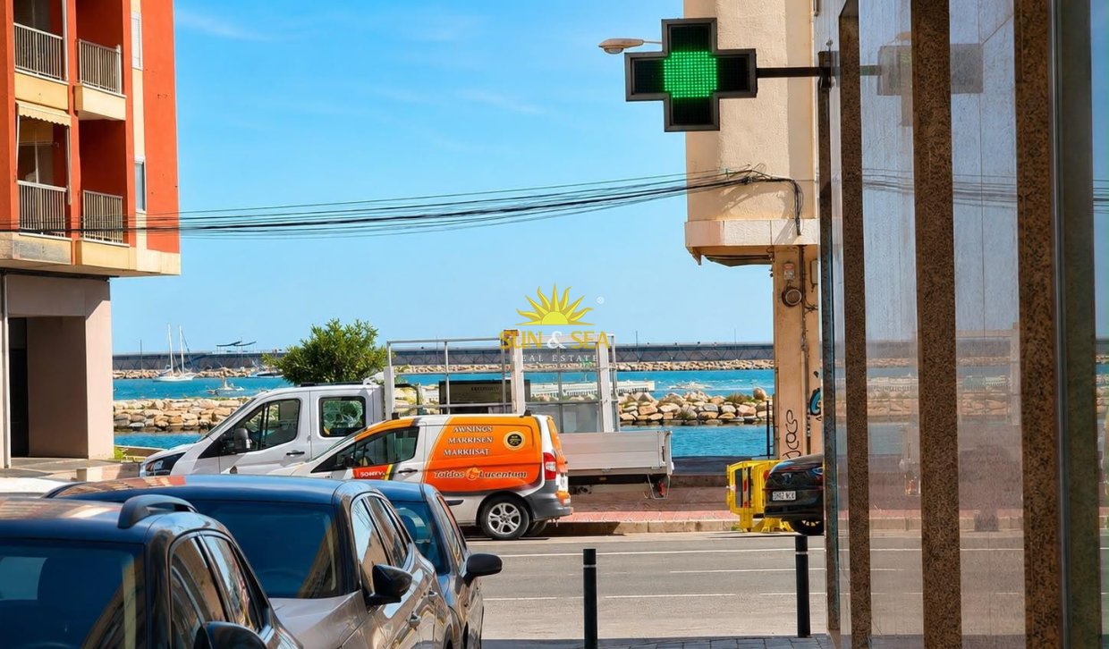 Resale - Apartment - Torrevieja - Acequion