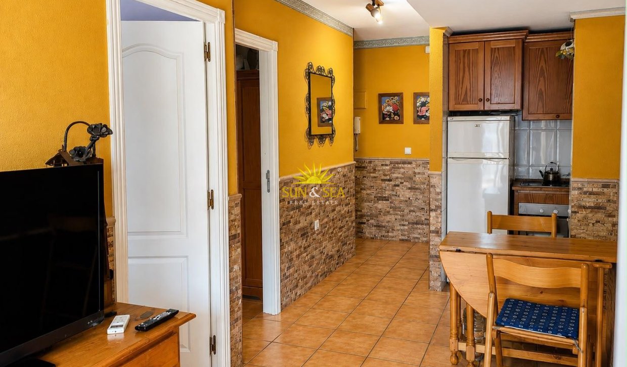Resale - Apartment - Torrevieja - Acequion