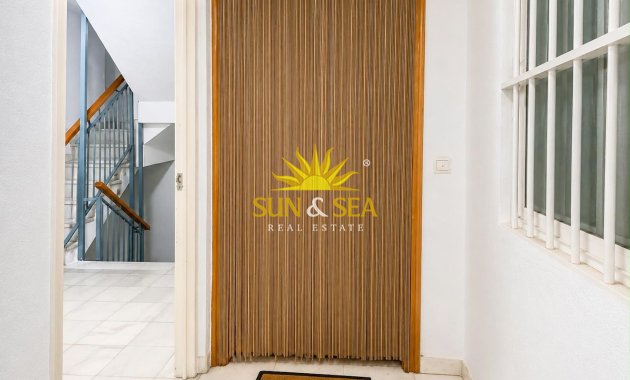 Resale - Apartment - Torrevieja - Acequion