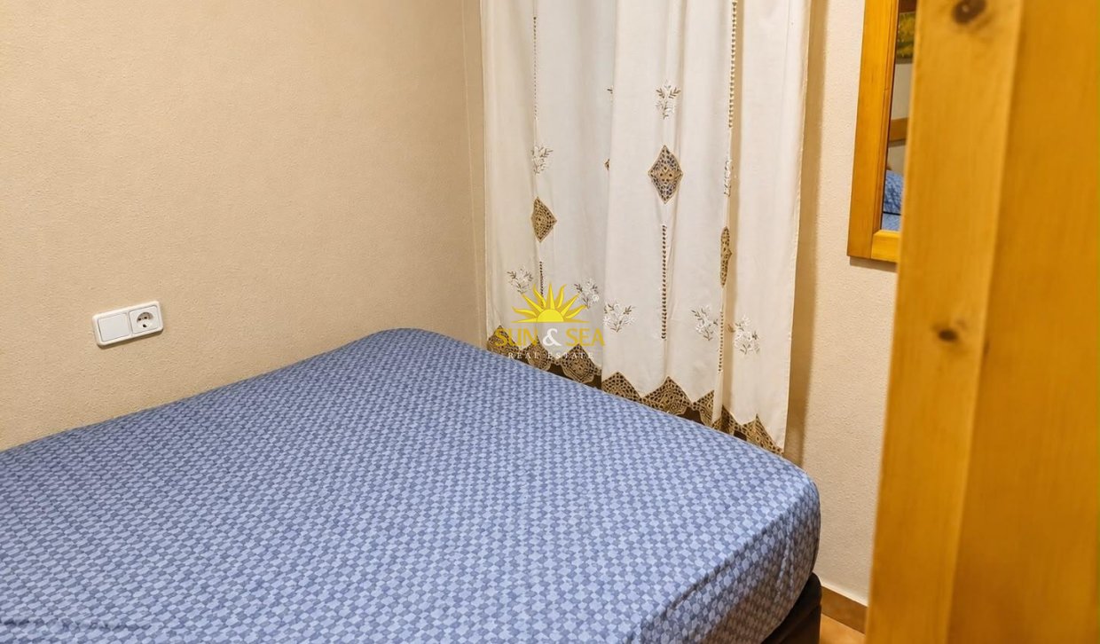 Resale - Apartment - Torrevieja - Acequion