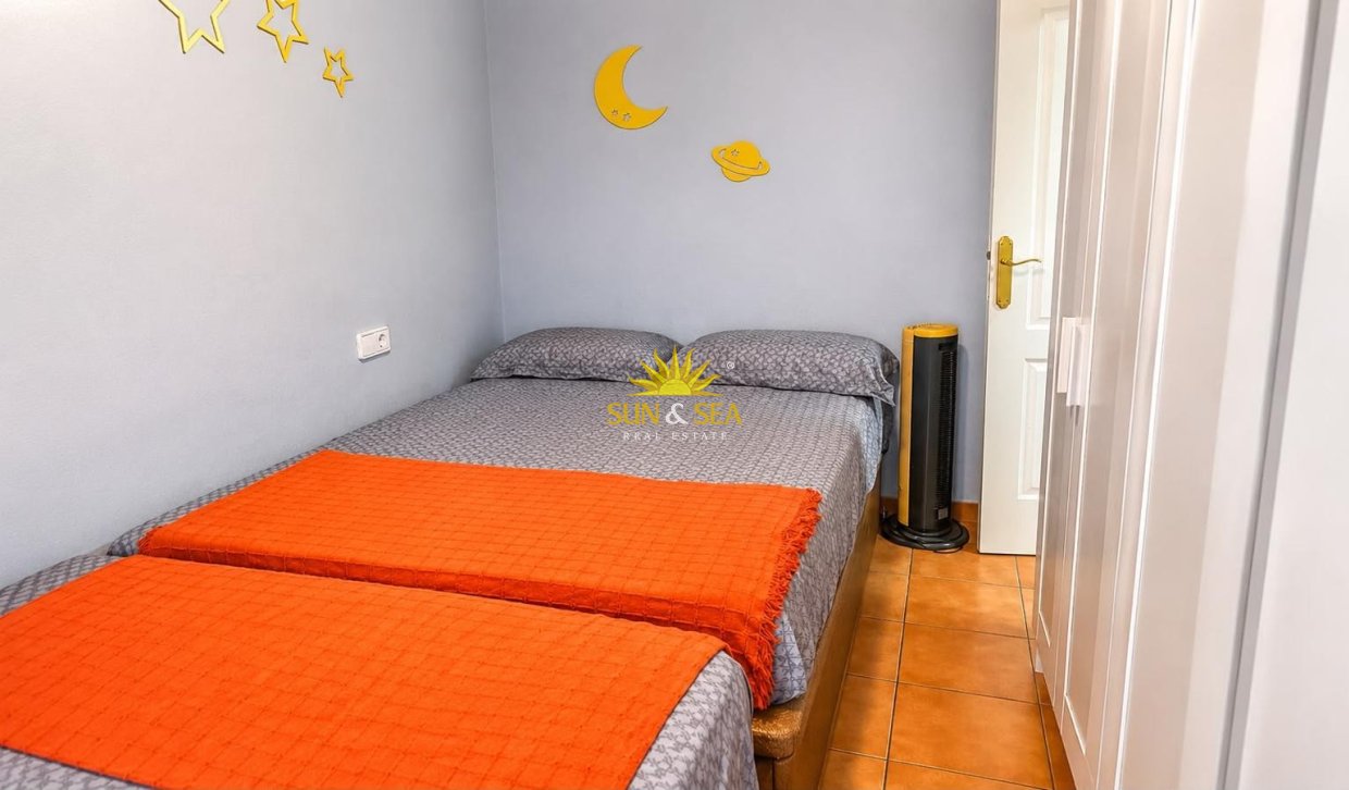 Resale - Apartment - Torrevieja - Acequion