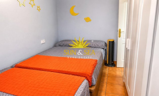 Resale - Apartment - Torrevieja - Acequion