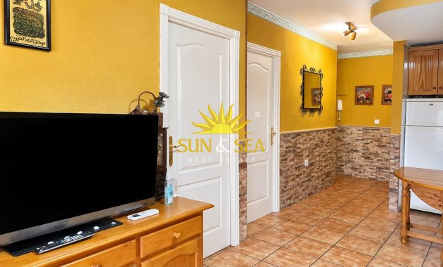 Resale - Apartment - Torrevieja - Acequion