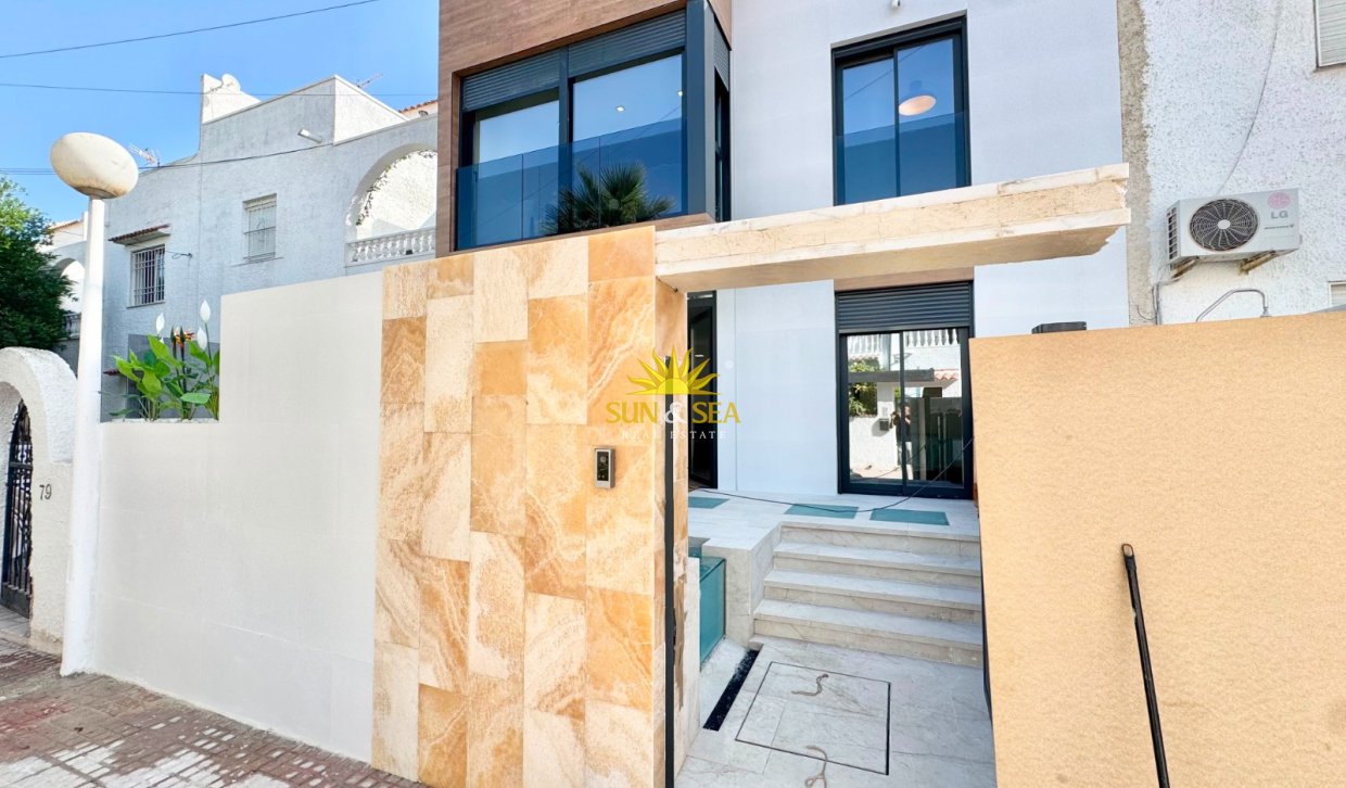 Long Term Rental - Duplex - Torrevieja - Centro