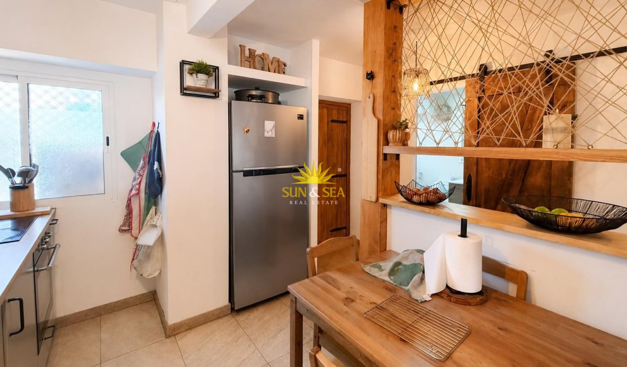 Resale - Apartment - Alicante - Vistahermosa