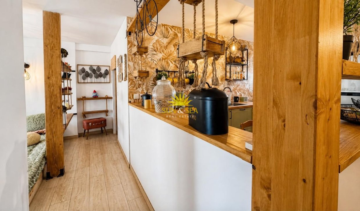 Resale - Apartment - Alicante - Vistahermosa