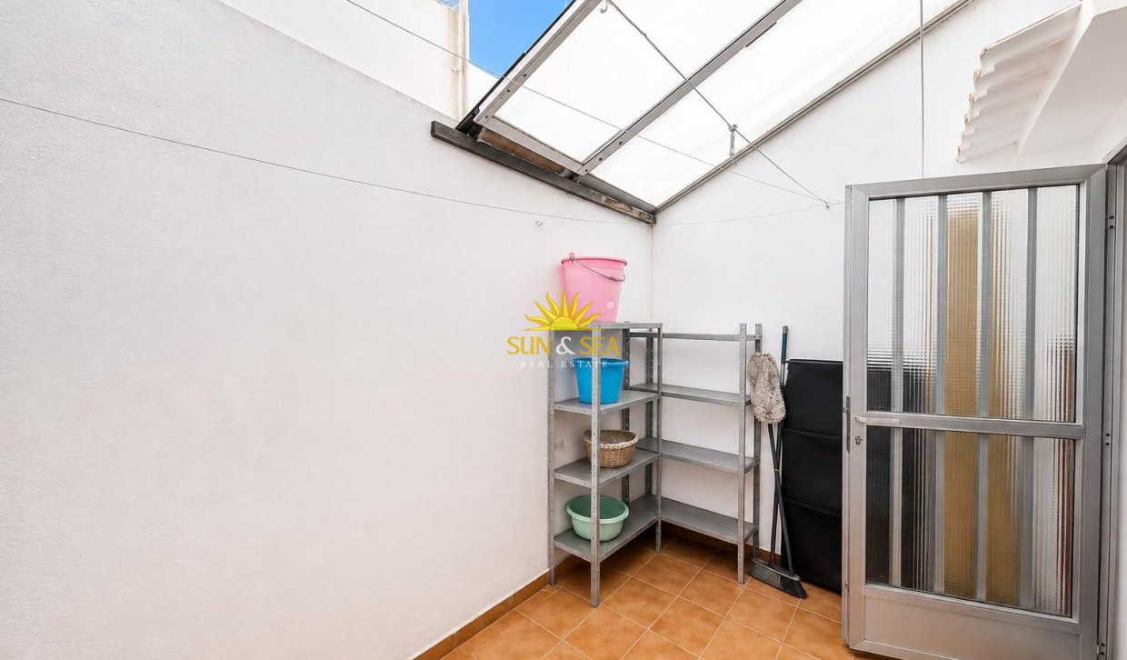 Resale - Apartment - Torrevieja - torrevieja