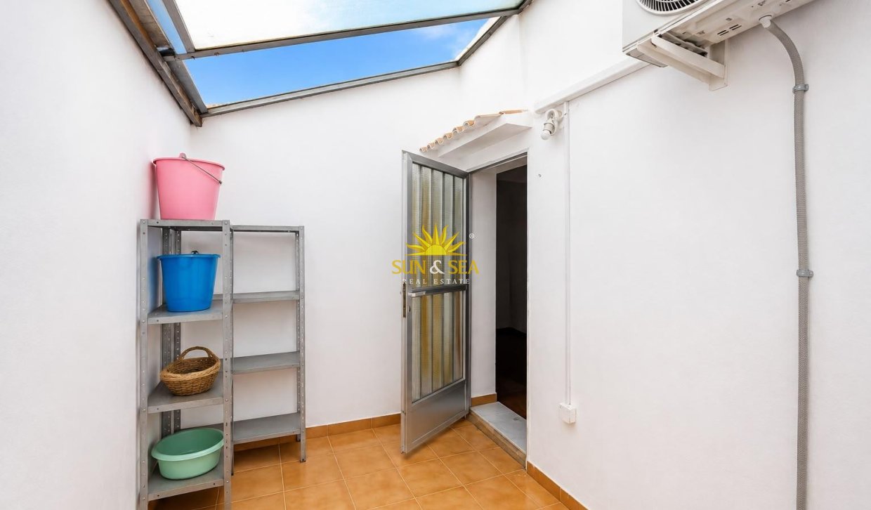 Resale - Apartment - Torrevieja - torrevieja