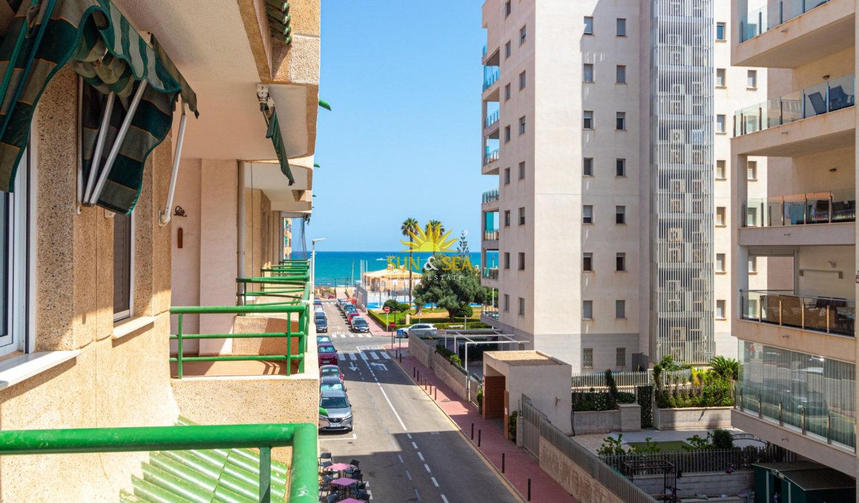 Resale - Apartment - Torrevieja - La Mata pueblo