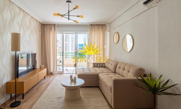Resale - Apartment - Torrevieja - La Mata pueblo