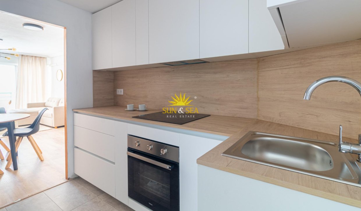 Resale - Apartment - Torrevieja - La Mata pueblo