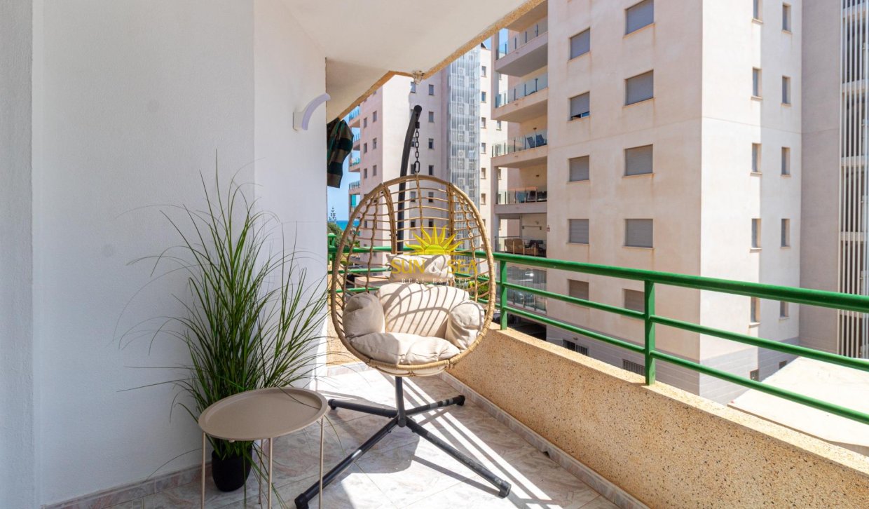 Resale - Apartment - Torrevieja - La Mata pueblo