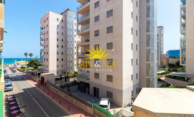 Resale - Apartment - Torrevieja - La Mata pueblo