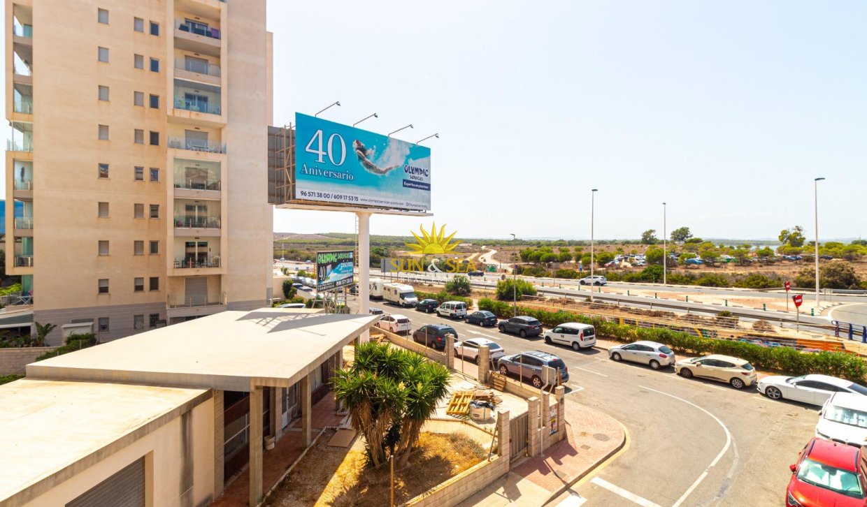 Resale - Apartment - Torrevieja - La Mata pueblo