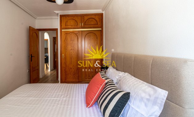 Resale - Apartment - Torrevieja - La Mata pueblo