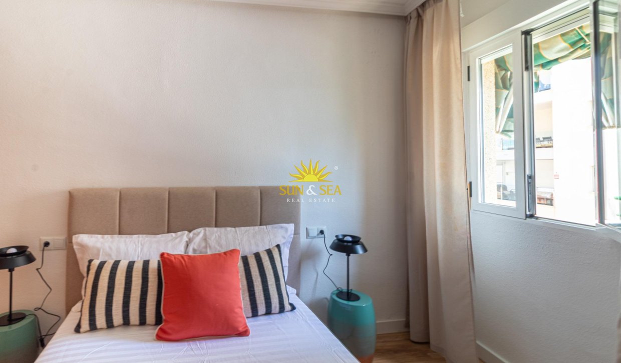Resale - Apartment - Torrevieja - La Mata pueblo