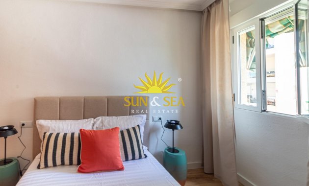Resale - Apartment - Torrevieja - La Mata pueblo