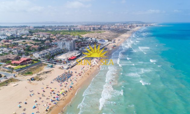 Resale - Apartment - Torrevieja - La Mata pueblo