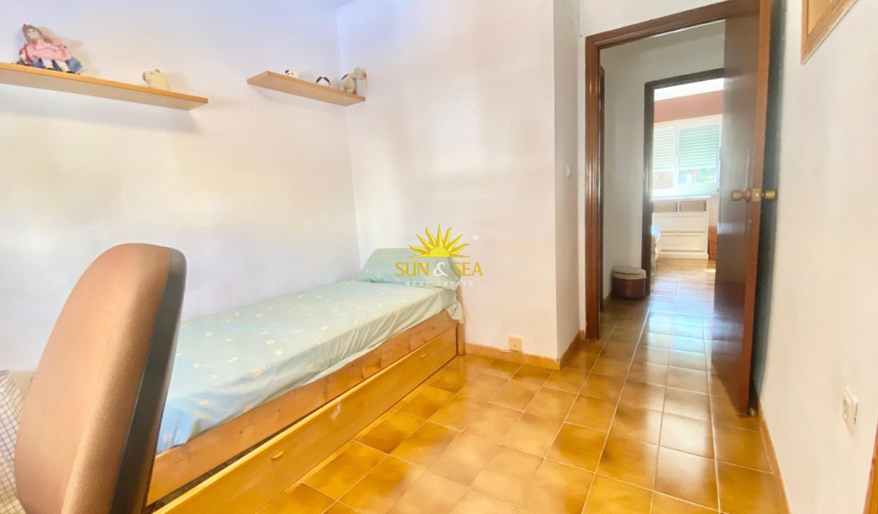 Alquiler a largo plazo - Chalet - Benidorm - Playa Poniente
