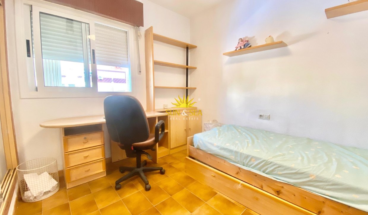 Alquiler a largo plazo - Chalet - Benidorm - Playa Poniente