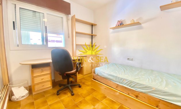 Alquiler a largo plazo - Chalet - Benidorm - Playa Poniente