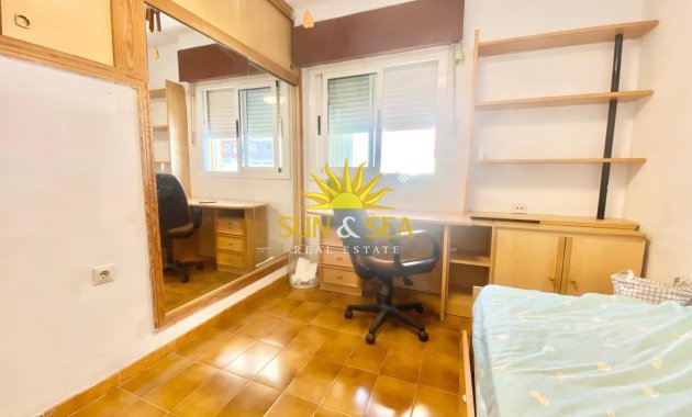Alquiler a largo plazo - Chalet - Benidorm - Playa Poniente