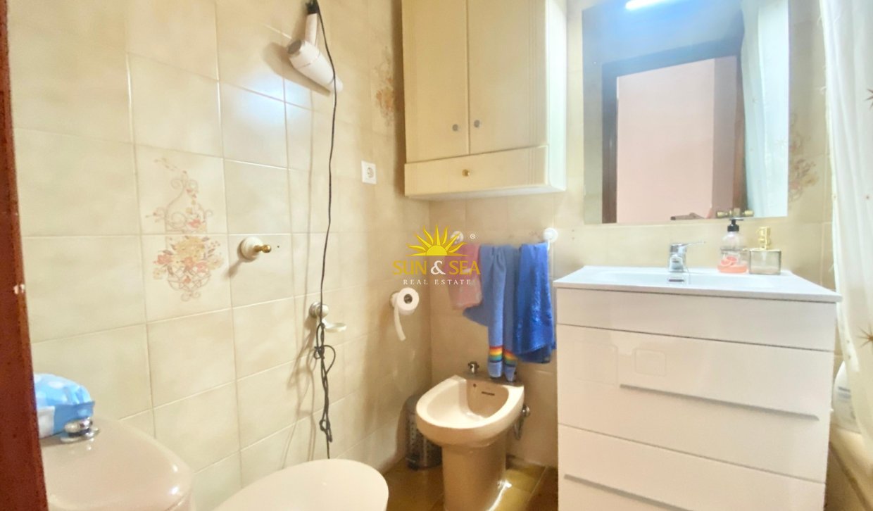 Alquiler a largo plazo - Chalet - Benidorm - Playa Poniente