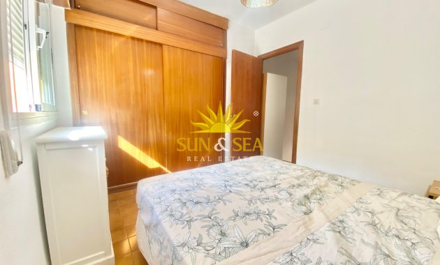Alquiler a largo plazo - Chalet - Benidorm - Playa Poniente