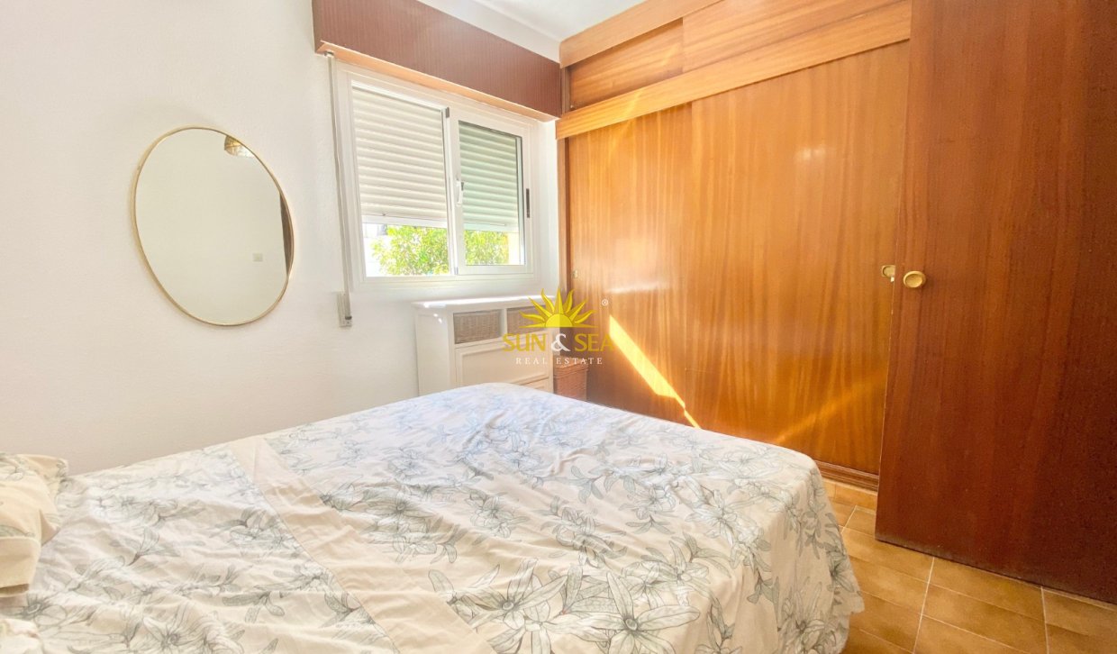 Alquiler a largo plazo - Chalet - Benidorm - Playa Poniente
