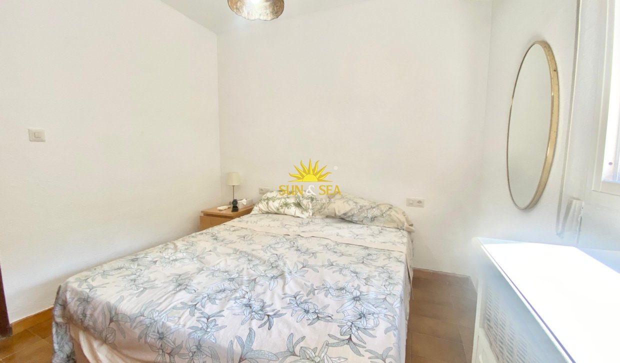 Alquiler a largo plazo - Chalet - Benidorm - Playa Poniente